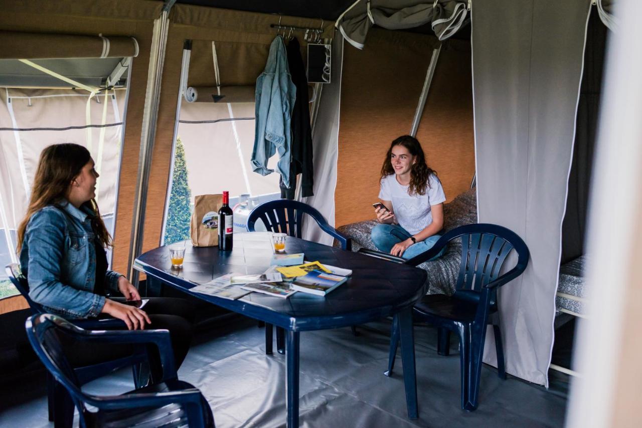 Europe Tents Camping Domaine Des Messires Herpelmont 外观 照片